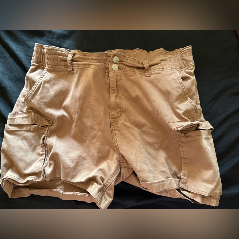 Women's Tan Cargo Shorts